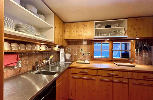 Rougemont Ski Chalet | Rougemont Hideaway Chalet by the River