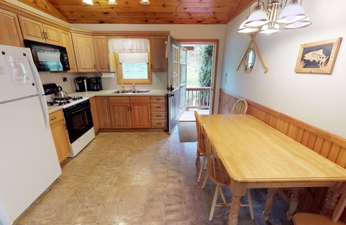 Gaines Cabin | Rough Cut Lodge - Spruce Cabin