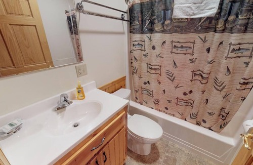 Gaines Hotel | Rough Cut Lodge - Suite 4