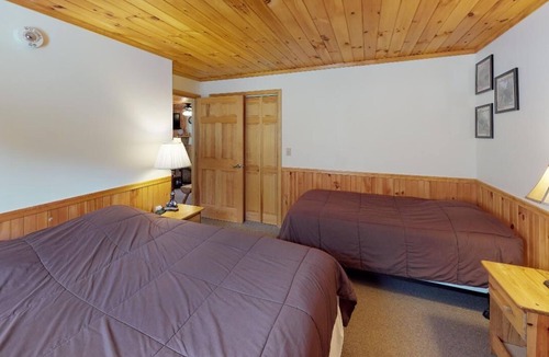 Gaines Hotel | Rough Cut Lodge - Suite 6