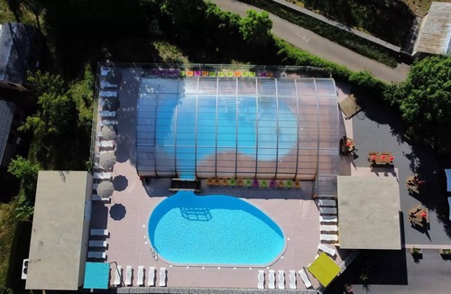 Pont-de-Poitte Cabin | Roulotte 21m² 4 persons