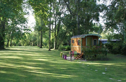 Beaulieu-les-Loches Cottage | Roulotte au Bord de L'eau, Près des Châteaux de Loire