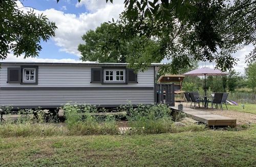 Vix House | Roulotte, Canoe, 4 bikes Marais Poitevin La Rochelle
