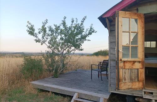 Dettey House | Roulotte