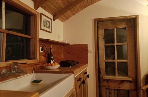 Dettey House | Roulotte