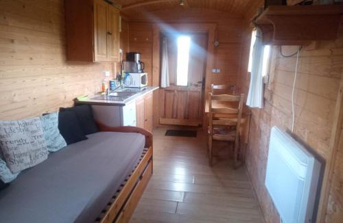 Couvains Cabin | Roulotte