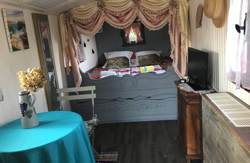 St.-Remy-de-Provence Cabin | Roulotte 2 Personnes