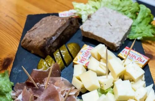 Chamberet Cabin | Roulotte Gîte 5 persons