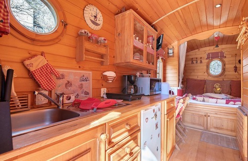 Gedre Cabin | Roulotte Gentiane – Unique Mountain Retreat in Gavarnie