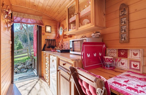 Gedre Cabin | Roulotte Gentiane – Unique Mountain Retreat in Gavarnie