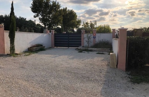 Arles Cabin | Roulotte Gite de la Mélie