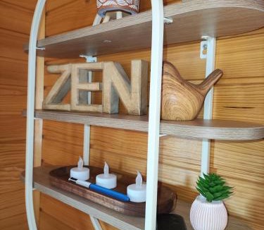 Veaugues Other | Roulotte insolite