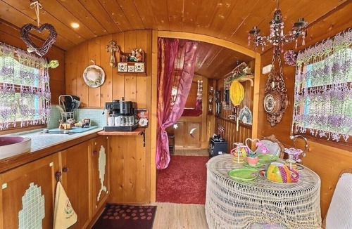 Plescop House | Roulotte La Comtesse Gitane