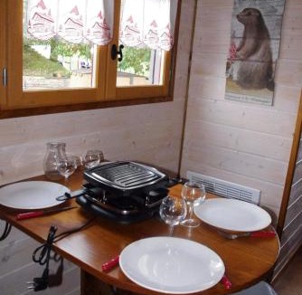 Poinson-les-Fayl Ski Chalet | Roulotte La Marmotte
