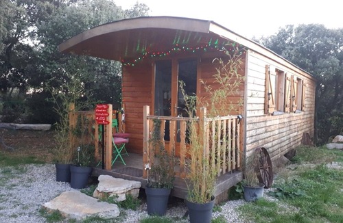Cournonterral Ski Chalet | Roulotte Toute Équipée en Garrigue au Calme