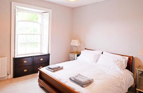 Chipping Sodbury House | Rounceval House