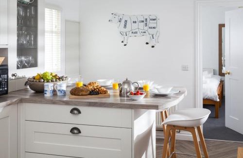 The Lizard House | Round Island