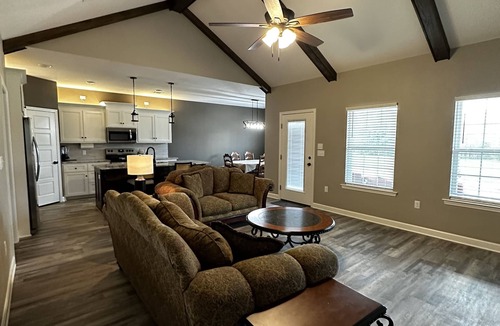 Conway House | Round Mountain Get Away!