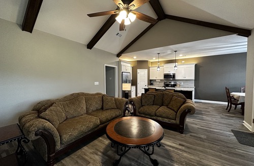 Conway House | Round Mountain Get Away!