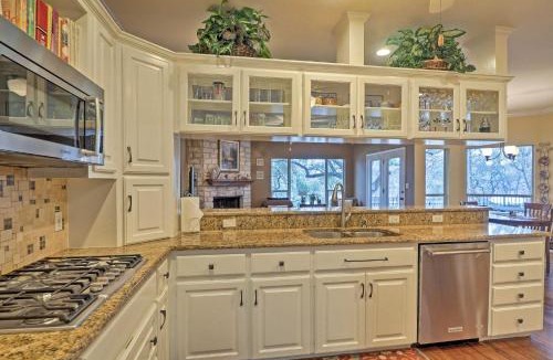 Brushy Bend Park House | Round Rock Lakefront Home w/Water Toys & Fire Pit
