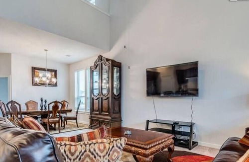 Hutto House | Round Rock Palace! 5 Bed/3 Bath with Fenced Yard!
