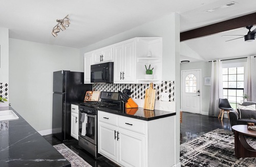 Round Rock House | Round Rock Stay | Near Dell Diamond + Concerts
