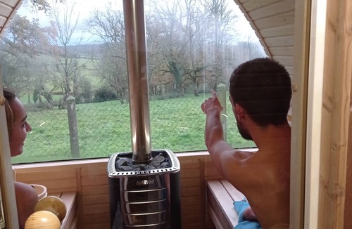 Issoudun-Letrieix Cottage | ROUND TABLE GITE