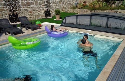 Issoudun-Letrieix Cottage | ROUND TABLE GITE