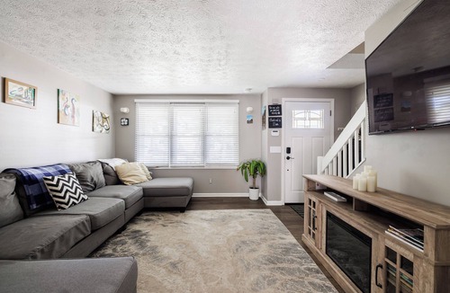 Rochester House | Round the Riverbend