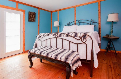Round Top Bed & Breakfast | Round Top Hotel