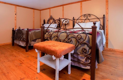 Round Top Hotel | Round Top Hotel