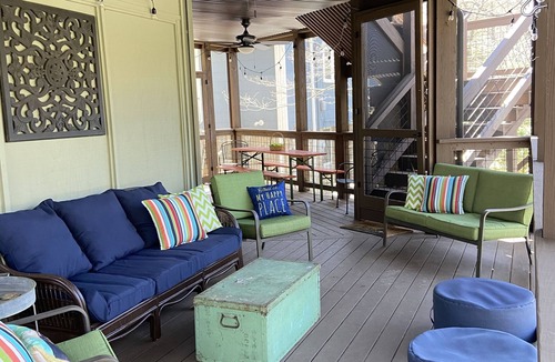 Black Mountain House | Round “Treehouse”. Perfect Center location