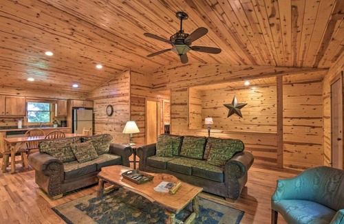 Helen Cabin | Roundabout Cabin 2/2! Pool Table! Near Helen!