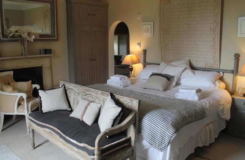 Kelston Bed & Breakfast | Roundhill Farmhouse