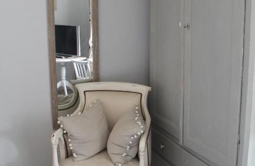 Kelston Bed & Breakfast | Roundhill Farmhouse