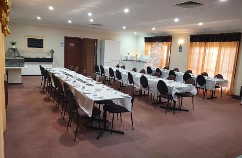 Peterborough Hotel | Roundhouse Motel