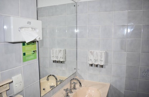 Peterborough Hotel | Roundhouse Motel