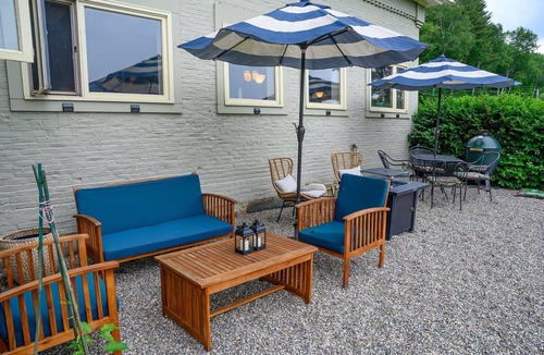 Stowe Bed & Breakfast | Roundtop Mountain+Breakfast @the Brass Lantern inn