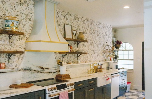Round Top House | Roundtop show, Marburger Escape! 5 miles from downtown Roundtop!
