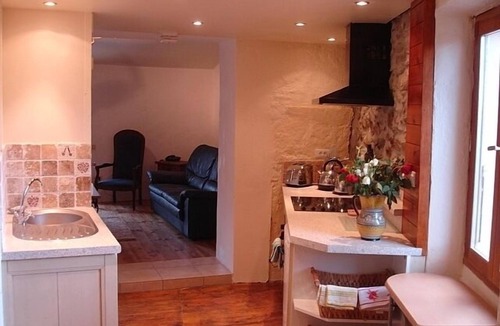 Villelongue-dels-Monts Villa | Roussillon Cottages with Private Pool & Garden (Sleeps 12)