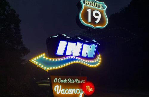 Maggie Valley Hotel | Route 19 Inn