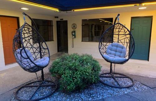 Maggie Valley Hotel | Route 19 Inn