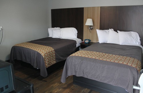 Tonawanda Hotel | Route 62 Motel