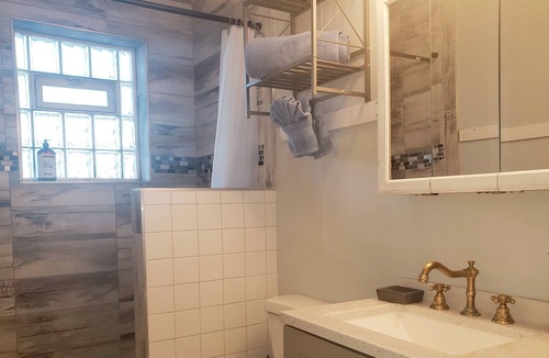 Lavergne Apartment | Route 66 Apt /5min to HOSP & Metra train /15min to MDW