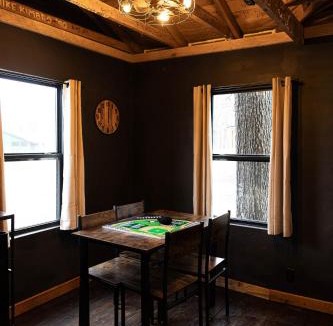 Eudora Cabin | Route 66 Cabin Rentals