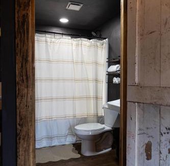Eudora Cabin | Route 66 Cabin Rentals