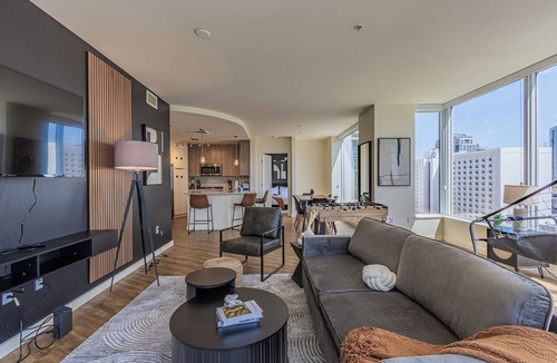 Downtown Phoenix Apartment | ROVE LIVING/KL - 44 Monroe