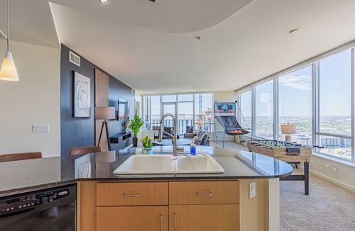 Downtown Phoenix Apartment | ROVE LIVING/KL - 44 Monroe