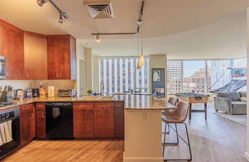Downtown Phoenix Apartment | ROVE LIVING/KL - 44 Monroe