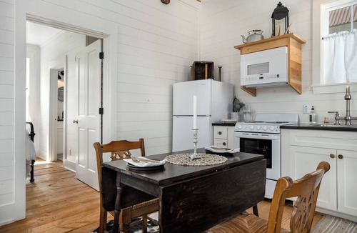 Driftwood Cabin | Row Home - Standard Cabin C